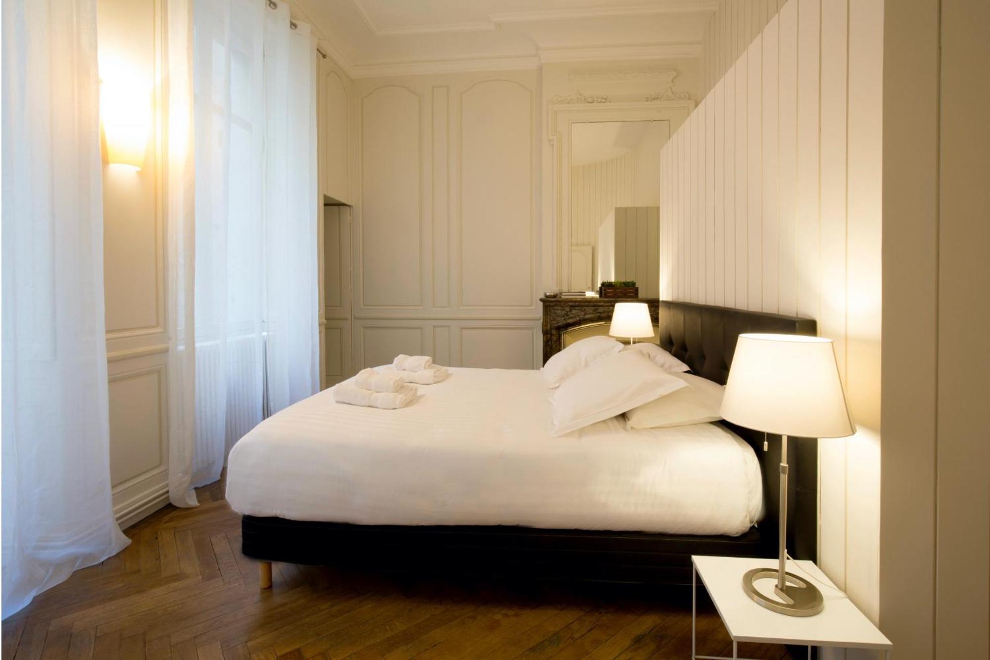 Appartement Sur Les Quais De บอร์โด ภายนอก รูปภาพ